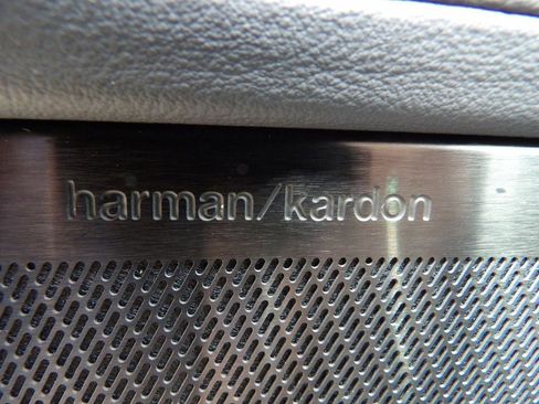 Certified 2025 Volvo XC90 B6 Plus image 12