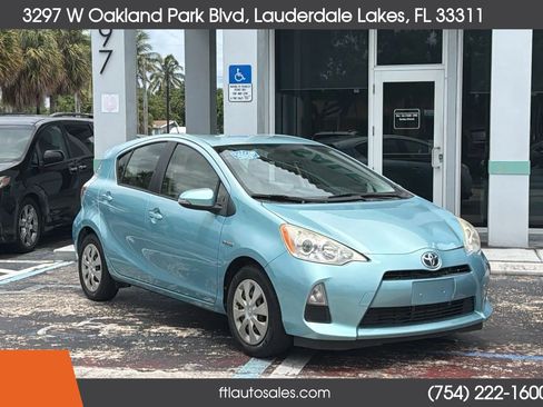 Used 2013 Toyota Prius C One FWD image 2