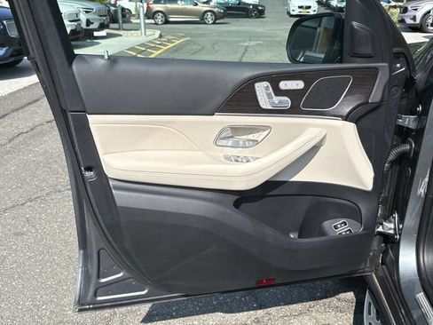 Used 2025 Mercedes-Benz GLE 450e 4MATIC image 9