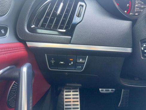 Used 2018 Kia Stinger GT2 AWD/4WD image 34