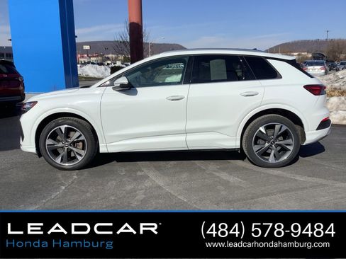 Used 2022 Audi Q4 e-tron Premium Plus image 3