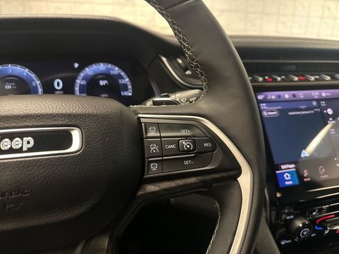 Used 2023 Jeep Grand Cherokee L Limited image 33