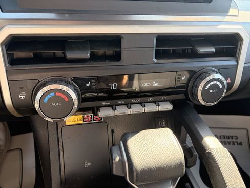 Used 2024 Toyota Tacoma SR5 AWD/4WD image 21