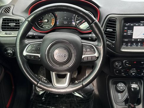 Used 2018 Jeep Compass Trailhawk w/ Leather Interior Group AWD/4WD image 16