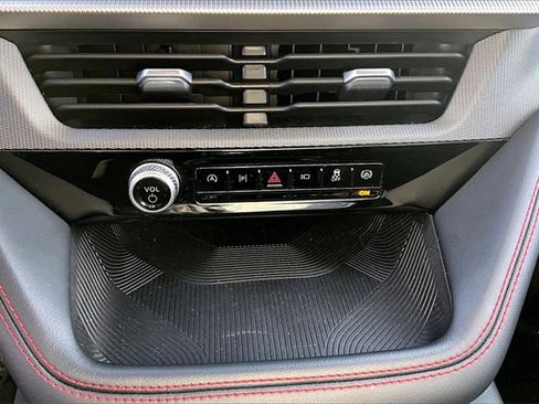 Used 2025 Ford Explorer ST-Line w/ ST-Line Street Pack image 34