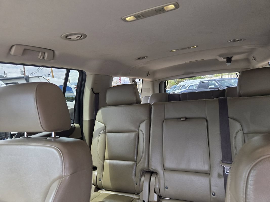 Used 2017 Chevrolet Suburban LT AWD/4WD image 18