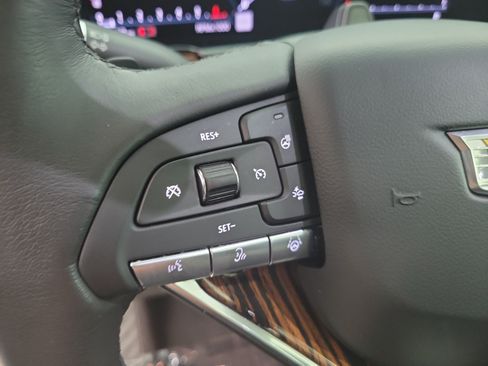Used 2023 Cadillac Escalade Premium Luxury RWD image 29
