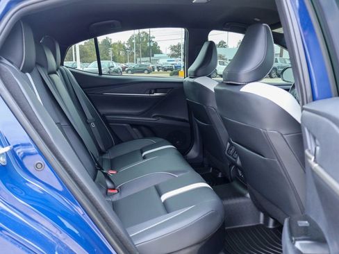 Used 2025 Toyota Camry SE image 10