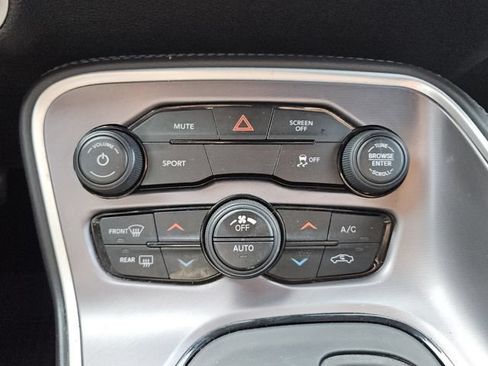 Used 2019 Dodge Challenger SXT RWD image 17