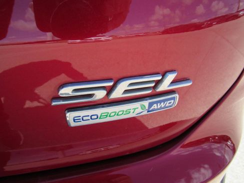 Used 2019 Ford Edge SEL w/ Equipment Group 201A AWD/4WD image 36