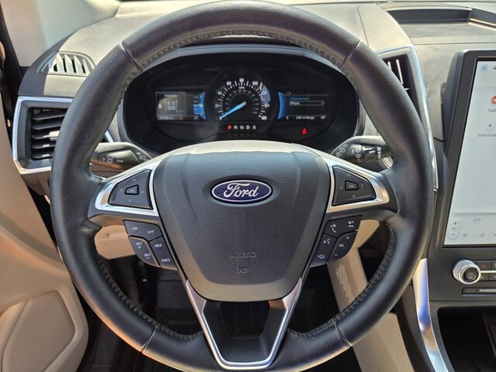 Certified 2022 Ford Edge Titanium AWD/4WD image 29