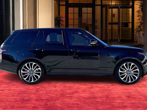Used 2020 Land Rover Range Rover HSE image 13