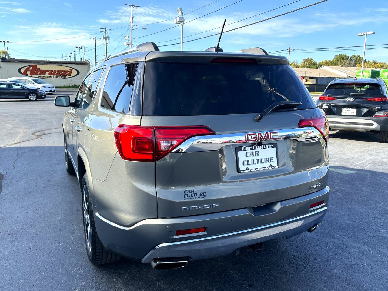 Used 2018 GMC Acadia Denali w/ Technology Package AWD/4WD image 10