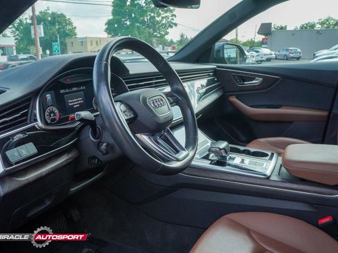 Used 2019 Audi Q8 Premium Plus w/ Premium Plus AWD/4WD image 21
