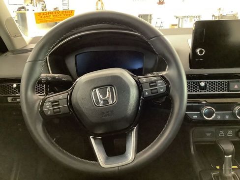 Used 2023 Honda Civic Touring image 7