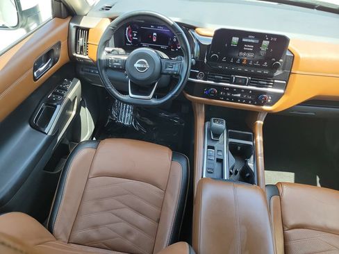 Certified 2024 Nissan Pathfinder Platinum FWD image 21