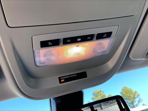 Used 2017 GMC Canyon SLE w/ SLE Convenience Package image 32