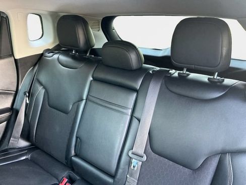 Used 2017 Jeep Compass Latitude w/ Popular Equipment Group AWD/4WD image 15