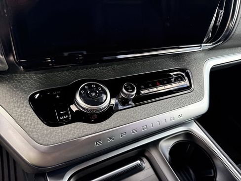 Used 2025 Ford Expedition Tremor image 30