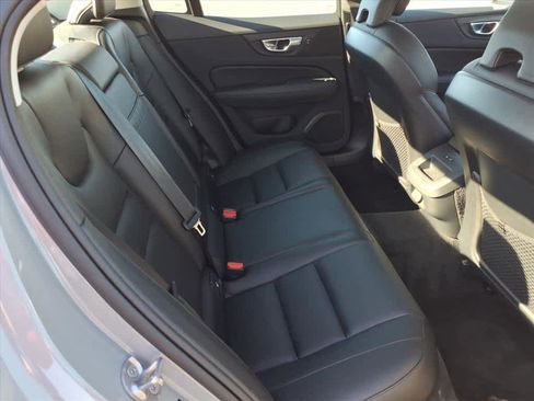Used 2025 Volvo S60 B5 Core image 21