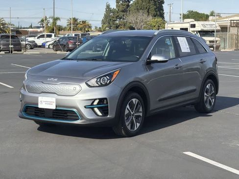 Used 2022 Kia Niro EX image 1