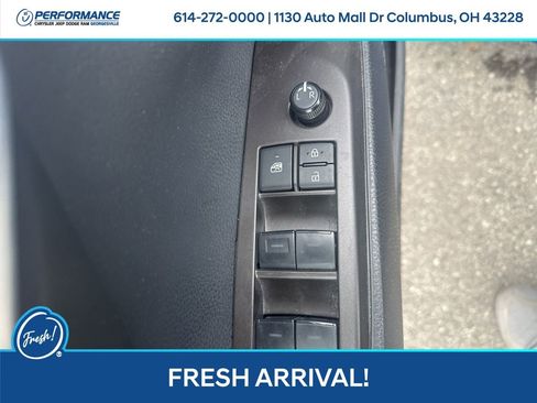 Used 2023 Toyota Camry SE image 11