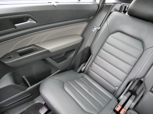 Certified 2023 Volkswagen Atlas Cross Sport SEL Premium R-Line image 12