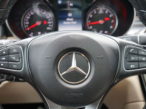 Used 2017 Mercedes-Benz GLC 300 image 23