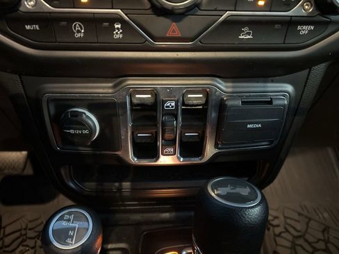 Used 2022 Jeep Wrangler Unlimited Sport image 31