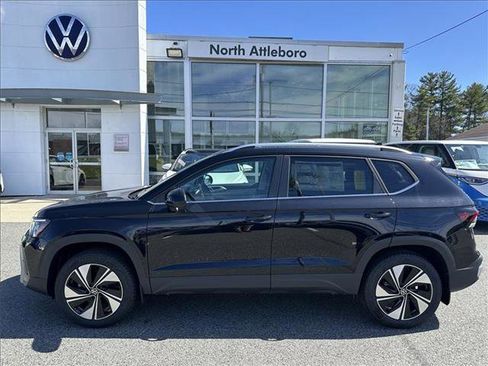 New 2026 Volkswagen Taos SE AWD/4WD image 3