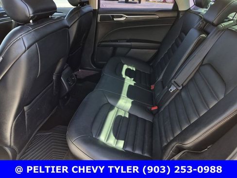 Used 2019 Ford Fusion SEL image 32