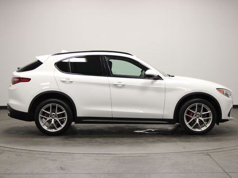 Used 2019 Alfa Romeo Stelvio Ti Sport w/ Quick Order Package 22S Sport AWD/4WD image 9