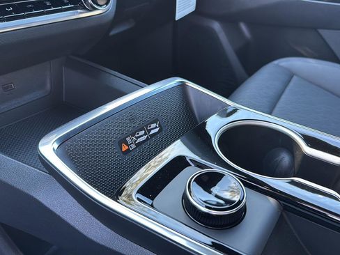 New 2026 Chevrolet Equinox LT w/ Convenience Package II image 26