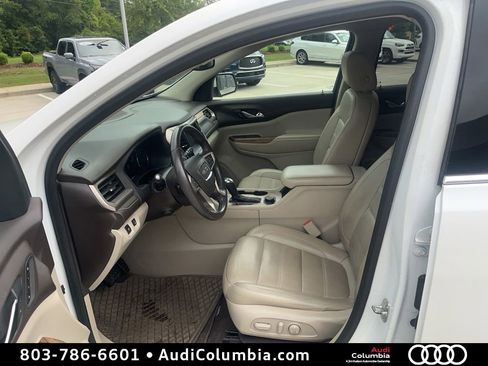 Used 2019 GMC Acadia Denali w/ Technology Package FWD image 5