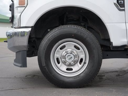 Used 2020 Ford F350 XL w/ Power Equipment Group AWD/4WD image 11