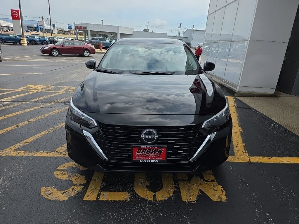 Used 2025 Nissan Sentra SV w/ Trunk Package FWD image 9