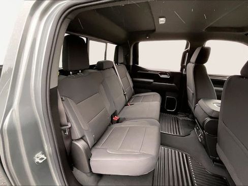 Used 2026 GMC Sierra 1500 SLE w/ Preferred Package image 17
