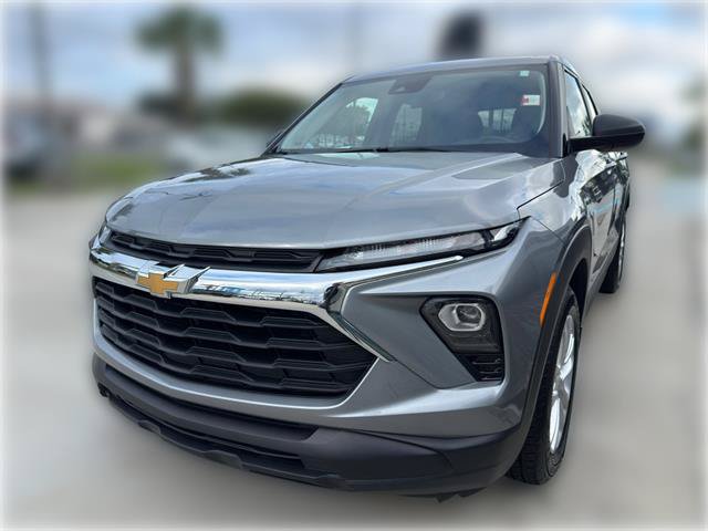 Used 2024 Chevrolet TrailBlazer LS w/ LPO, Blackout Package FWD image 3