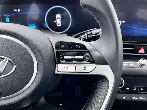 Used 2023 Hyundai Elantra SEL w/ Convenience Package image 24