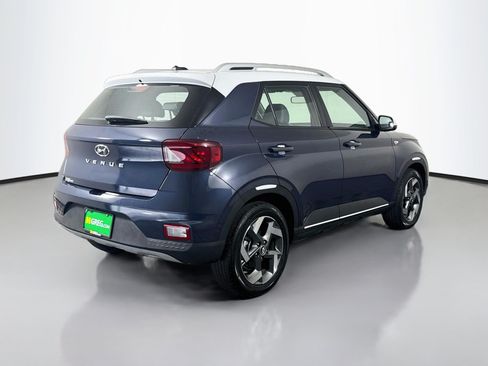 Used 2024 Hyundai Venue Limited FWD image 10