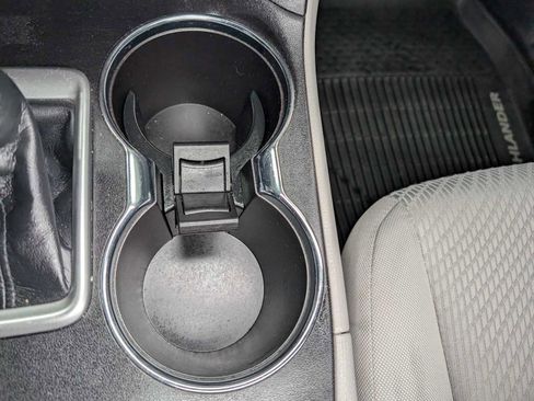 Used 2019 Toyota Highlander LE image 36