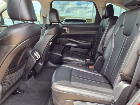 Used 2023 Kia Sorento EX FWD image 11