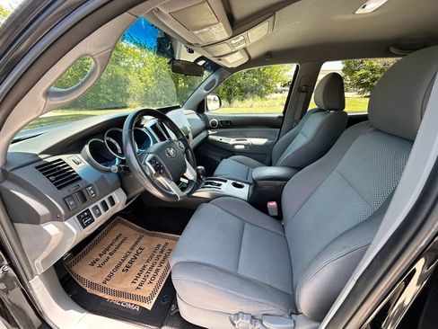 Used 2014 Toyota Tacoma PreRunner w/ TRD Sport Package RWD image 10