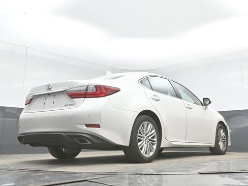 Used 2016 Lexus ES 350 w/ Premium Package w/Wood Trim FWD image 33