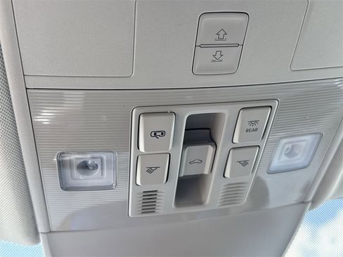 New 2025 Volkswagen Taos SE image 37