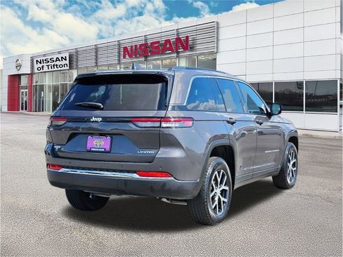 Used 2024 Jeep Grand Cherokee Limited image 7