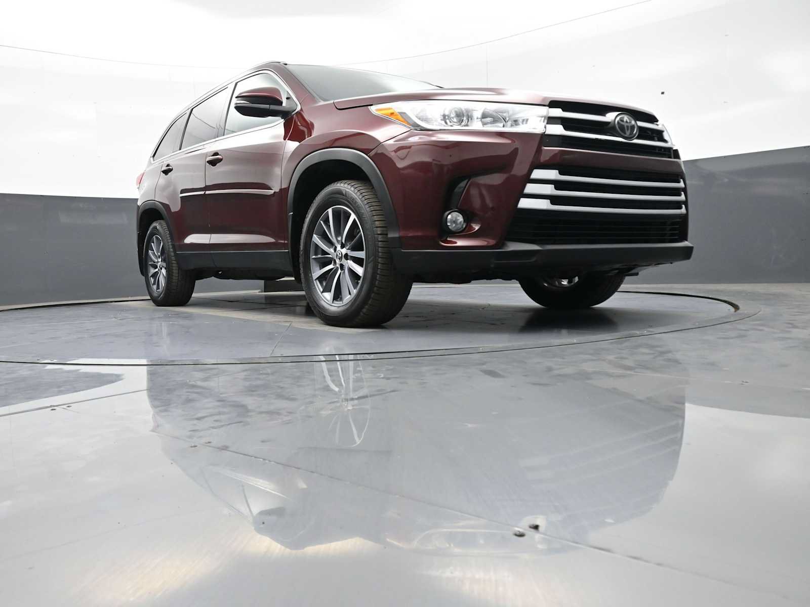 Used 2019 Toyota Highlander XLE w/ Protection Package #3 AWD/4WD image 29
