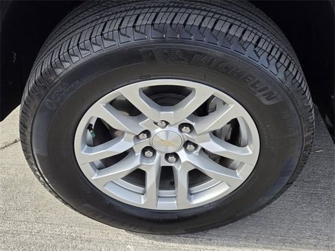 Used 2021 Chevrolet Silverado 1500 LT image 9