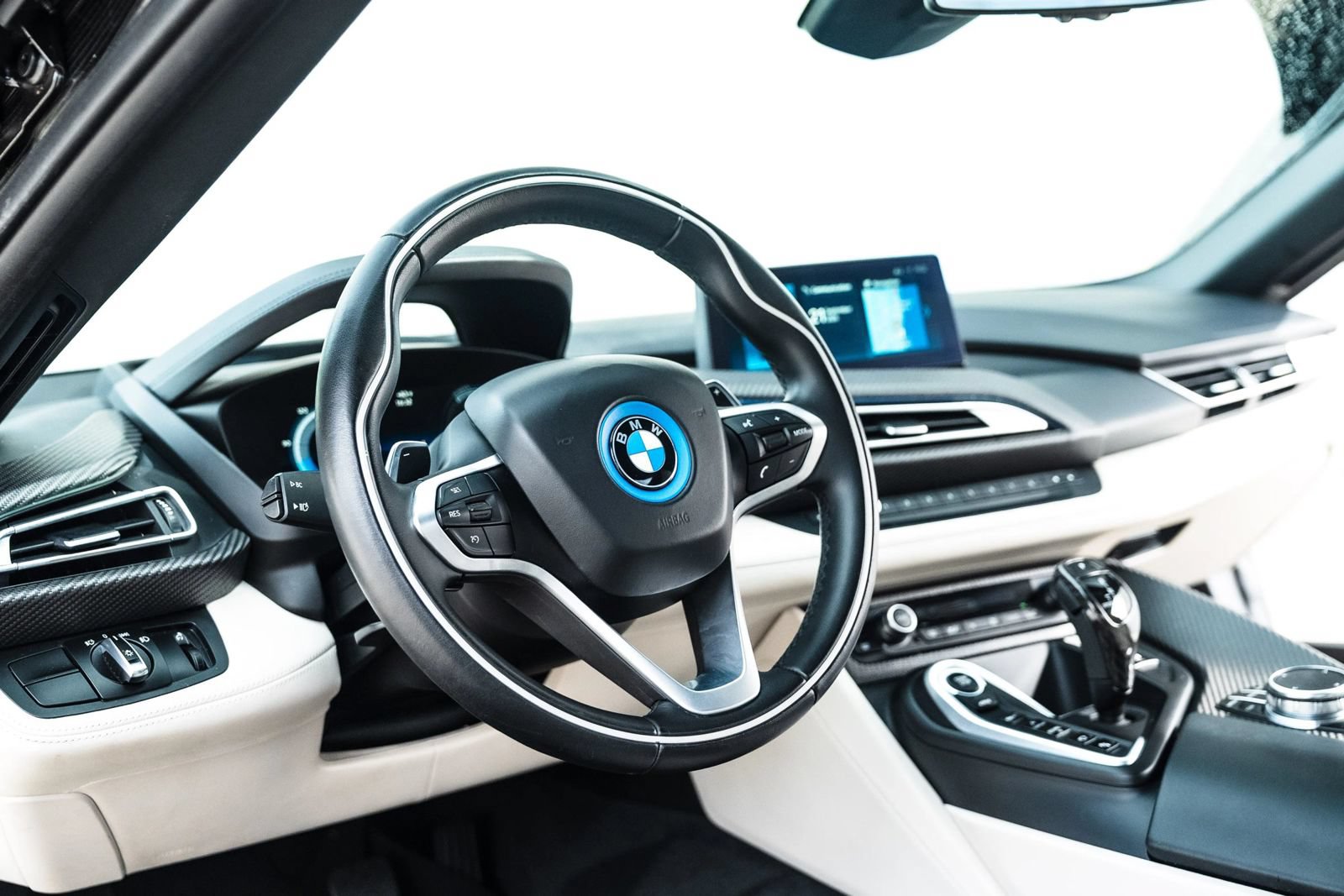Used 2019 BMW i8 Roadster AWD/4WD image 18