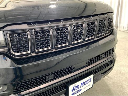 Used 2023 Jeep Grand Wagoneer Series II image 7